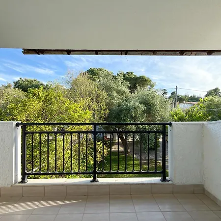 Villa Secret Paradise Front 1 *